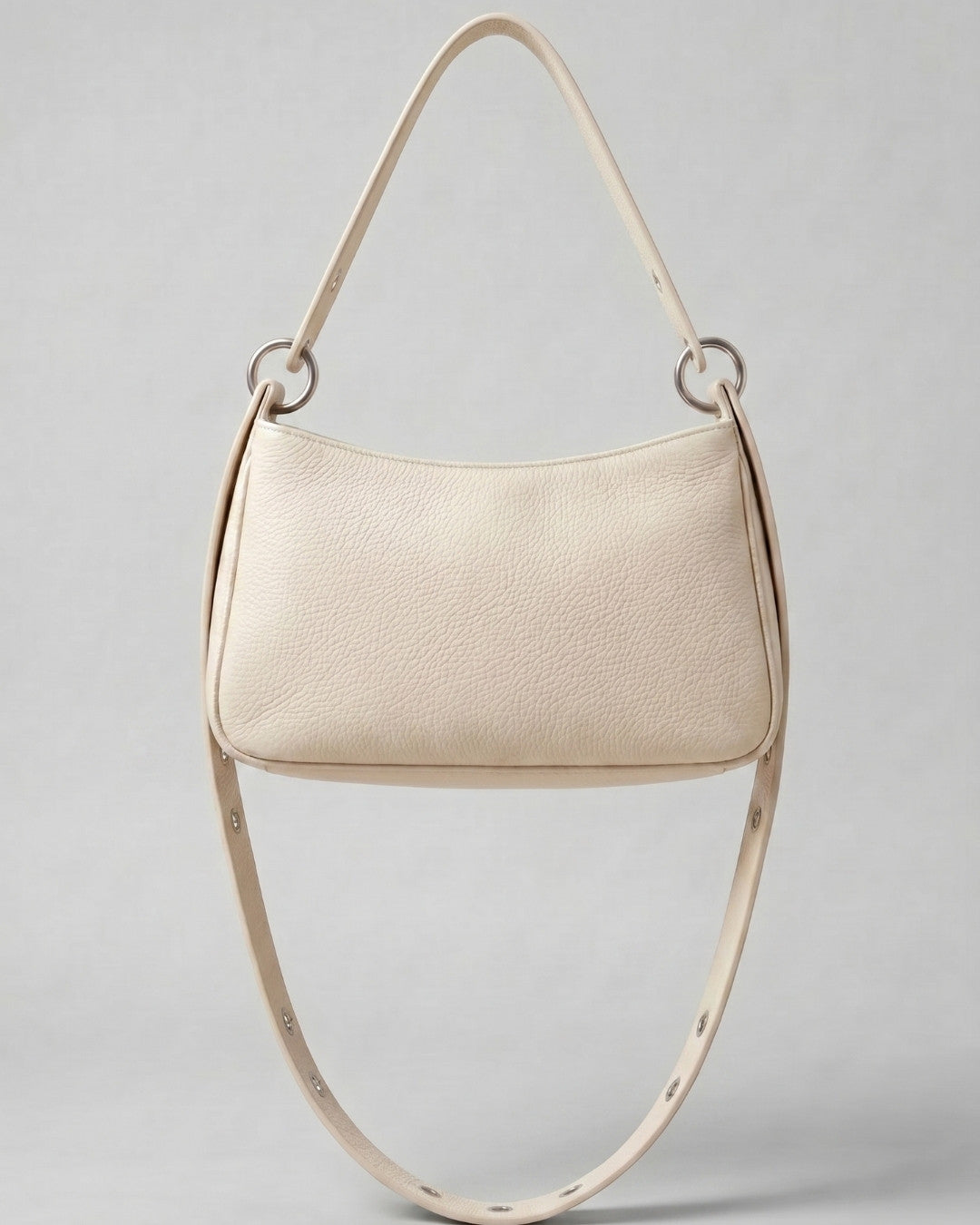 Loli - Medium leather handbag with strap and multiposition carabiners