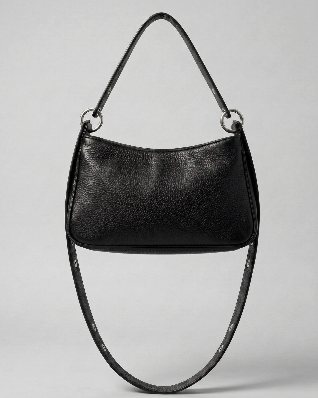 Loli - Medium leather handbag with strap and multiposition carabiners
