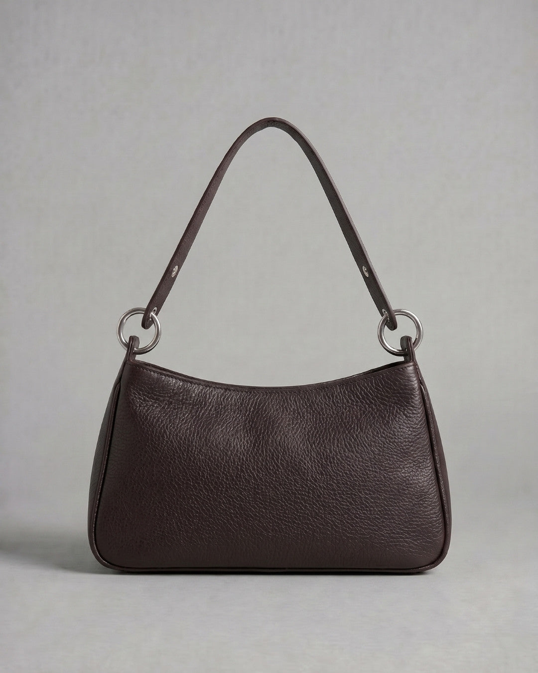 Loli - Medium leather handbag with strap and multiposition carabiners