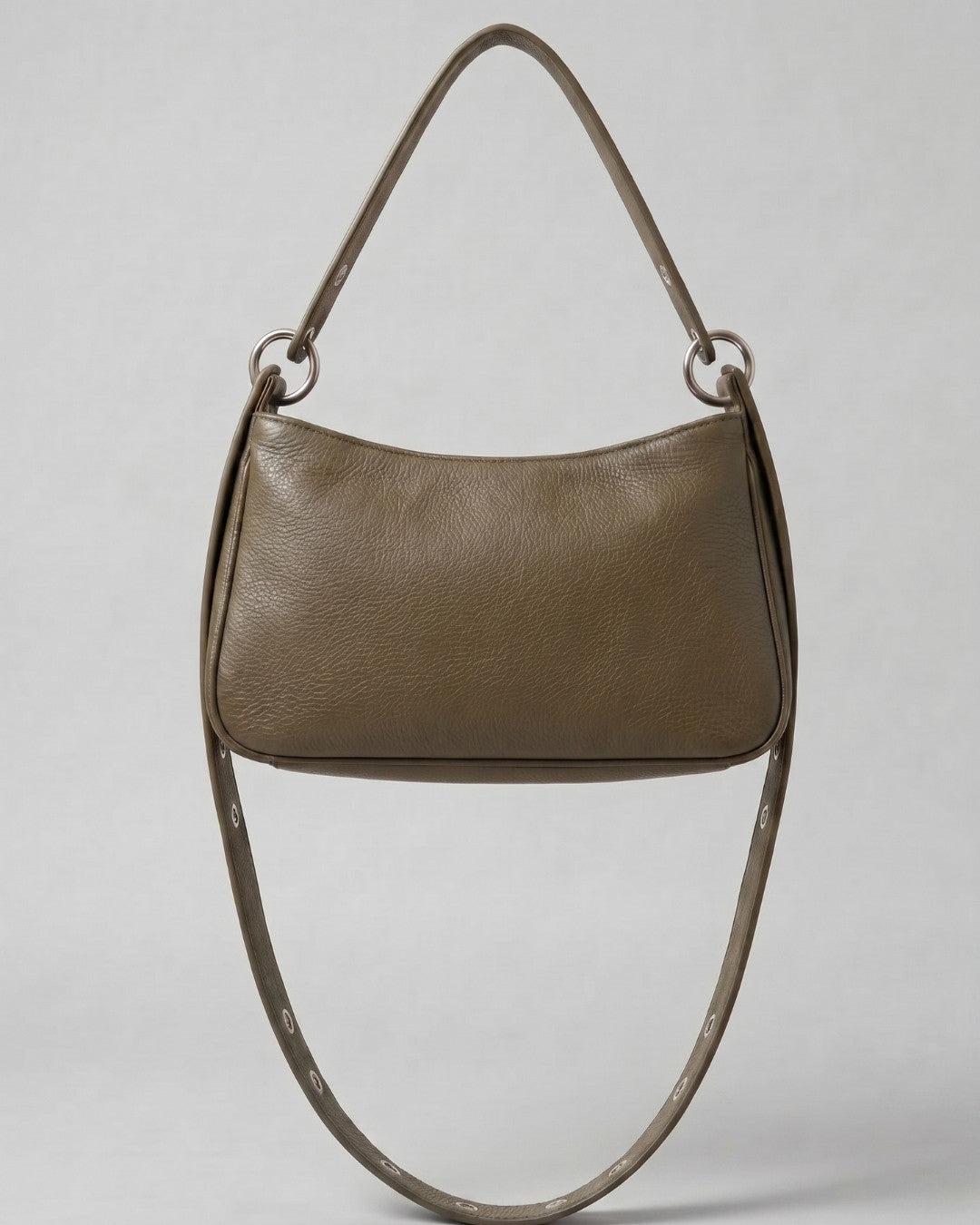 Loli - Medium leather handbag with strap and multiposition carabiners