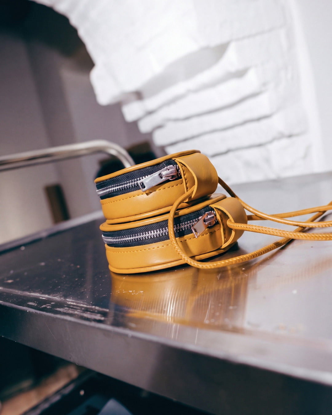 ALMITA · Accesorio en piel Polen Hidro · Labienhecha
