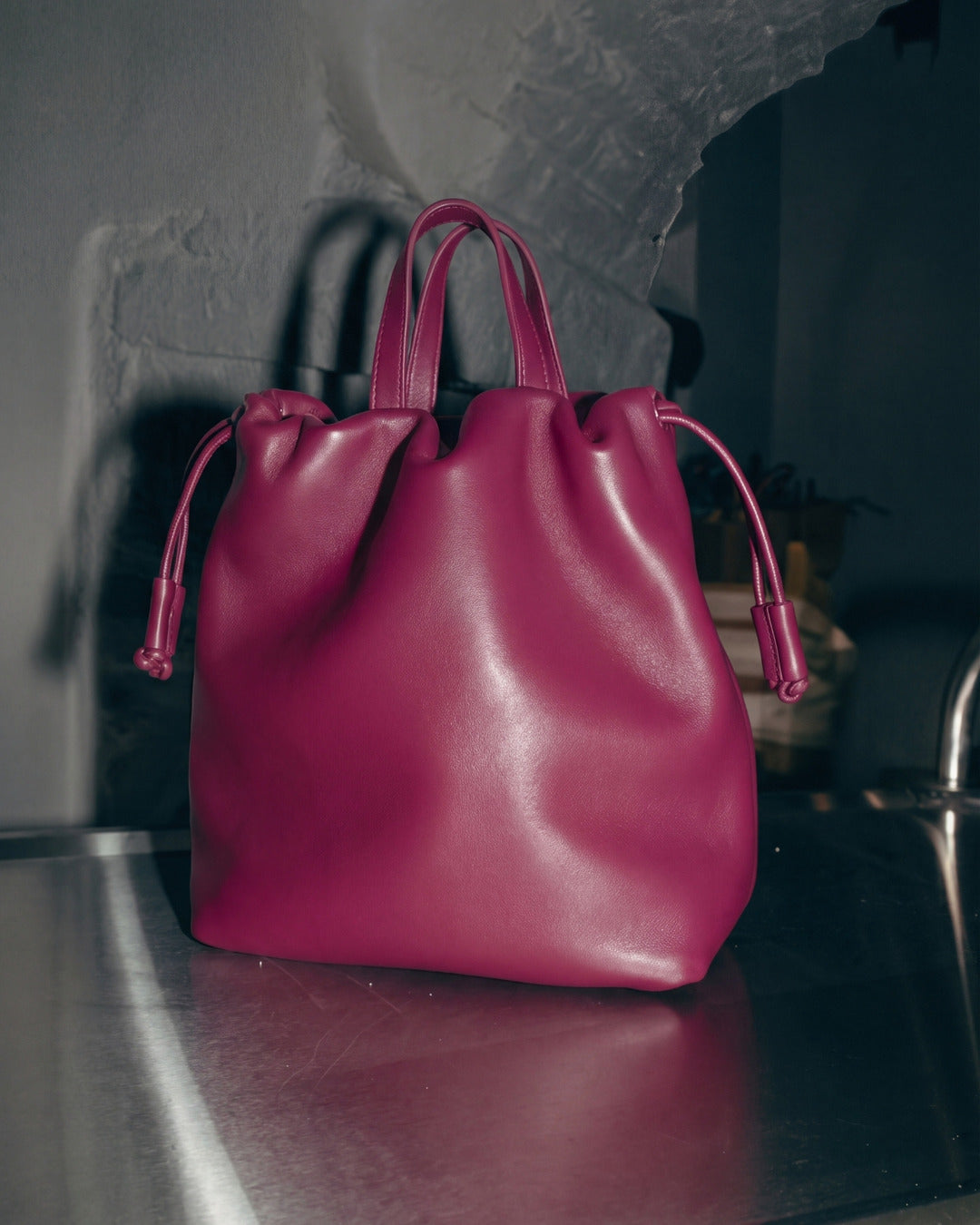 ÁNGELA · Bolso bombonera en piel Frambuesa Hidro · Labienhecha