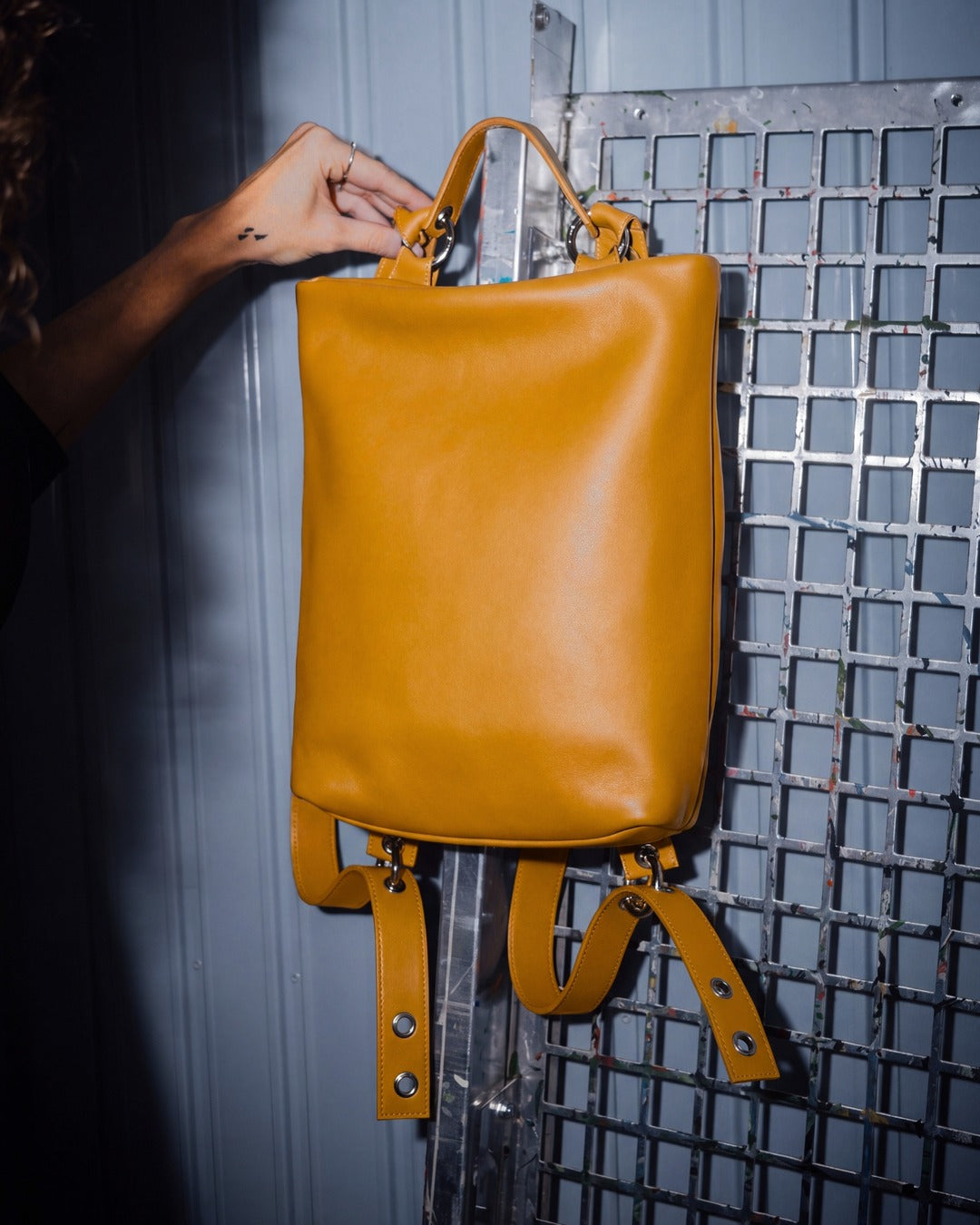 Asa manual extra en piel Polen Hidro para mochilas Dolores · Labienhecha