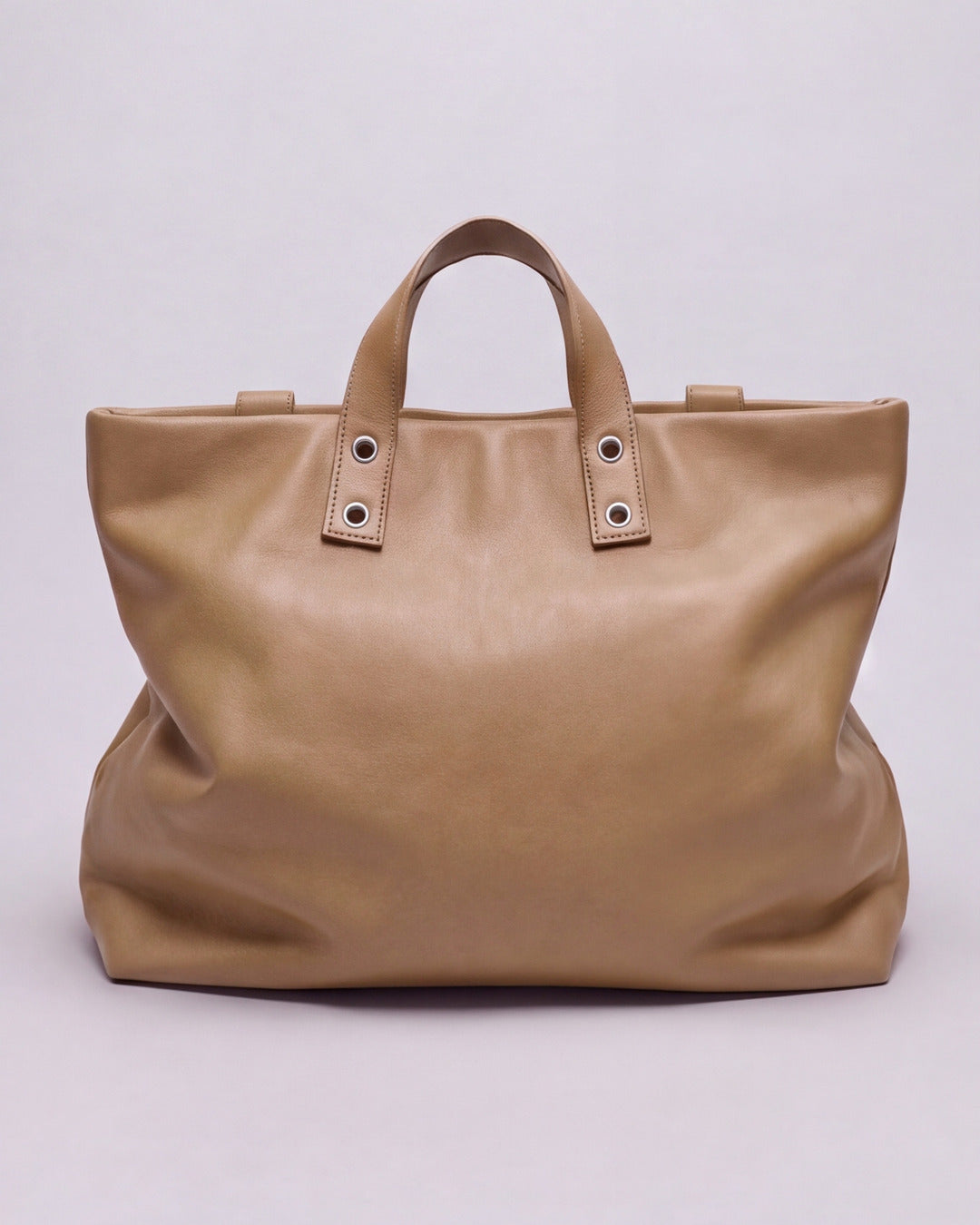 Doña Dolores - Mochila maletín XL en piel arena oscuro — Labienhecha