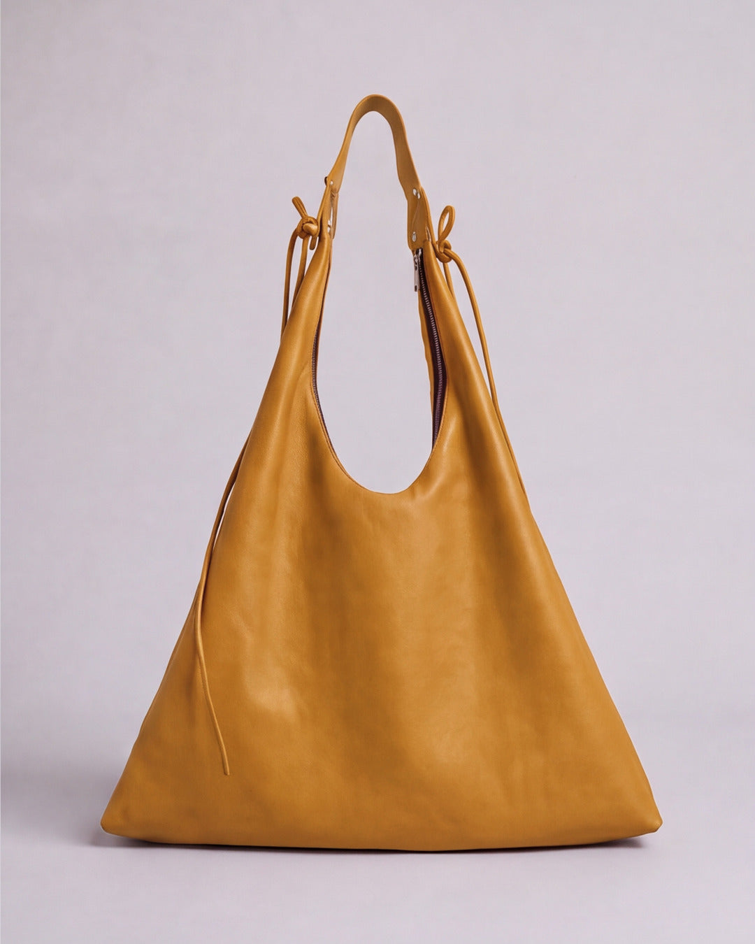 Doña Lola - Bolso grande XL en piel polen — Labienhecha