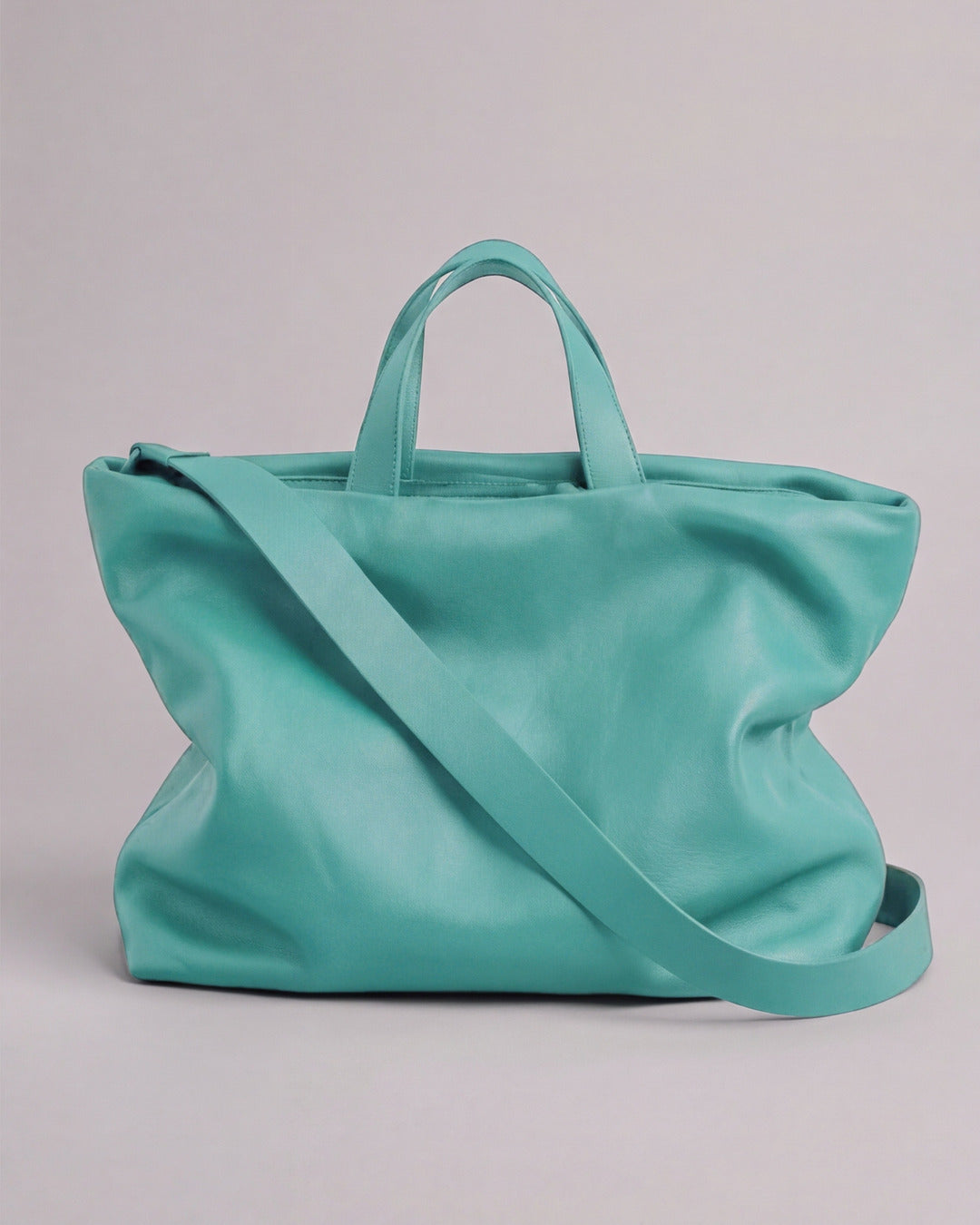 JUANA - Bolso en piel aguamarina — Labienhecha