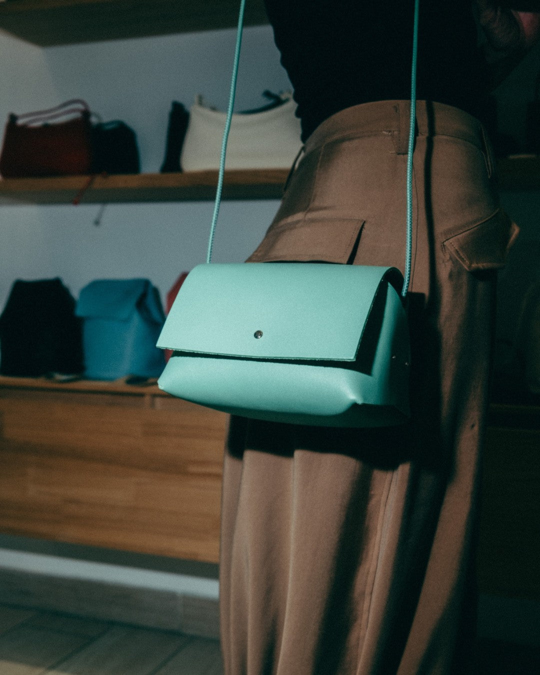 AMPARITO ORIGAMI - Leather Handbag