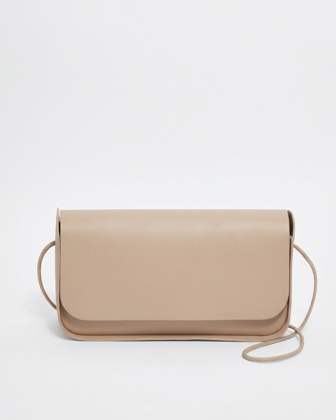 Antonina en piel Gris Perla · bolso con solapa de piel de curtición vegetal, hecho a mano en Málaga · Labienhecha