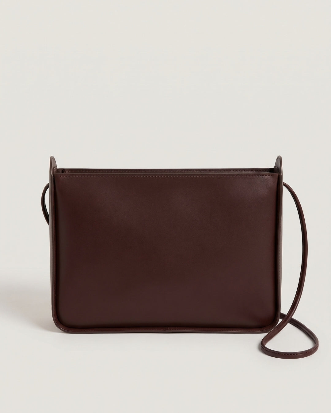 Doña Ximena en piel Chocolate · bolso grande de piel de curtición vegetal, hecho a mano en Málaga · Labienhecha
