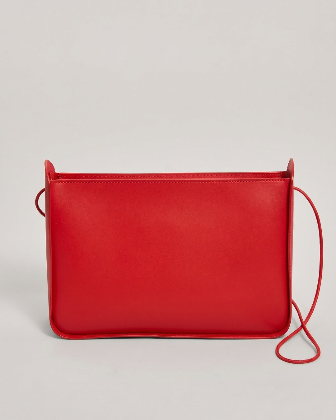 Doña Ximena en piel Rojo · bolso grande de piel de curtición vegetal, hecho a mano en Málaga · Labienhecha