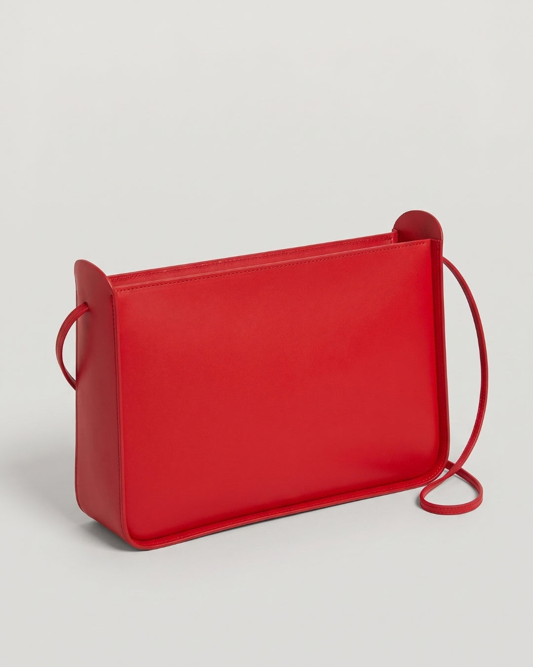 Doña Ximena en piel Rojo · bolso grande de piel de curtición vegetal, hecho a mano en Málaga · Labienhecha