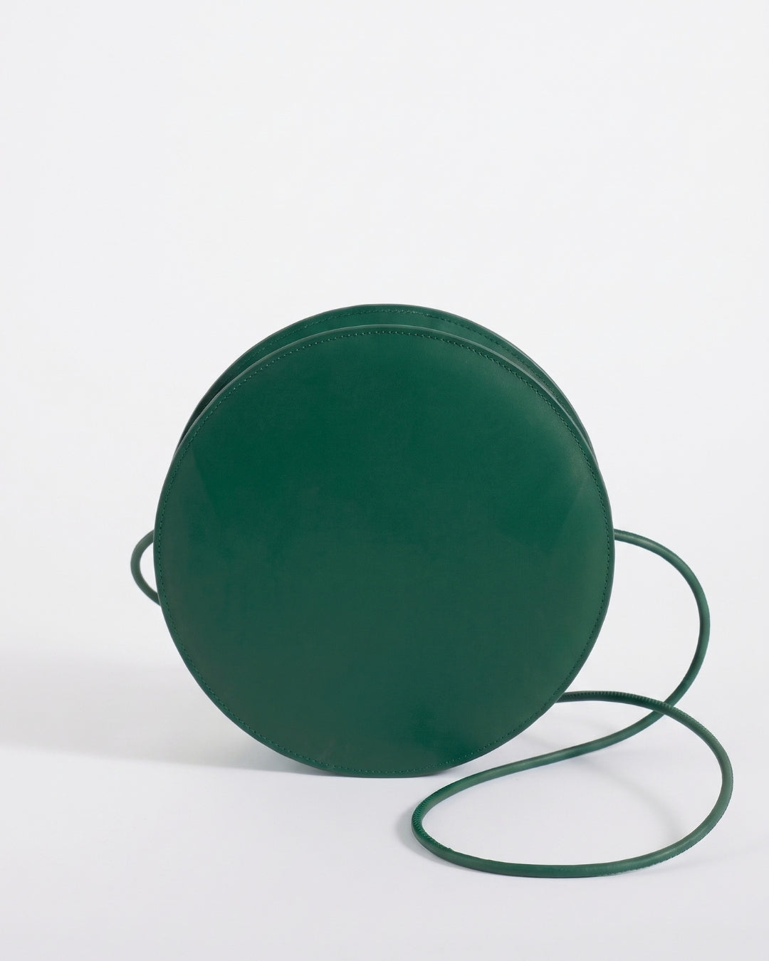 Marcela in Green Hope leather · round bag in vegetable-tanned leather, handmade in Málaga · Labienhecha