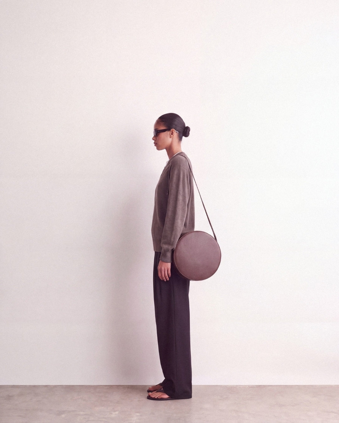 Marcela in Wine leather · round bag in vegetable-tanned leather, handmade in Málaga · Labienhecha