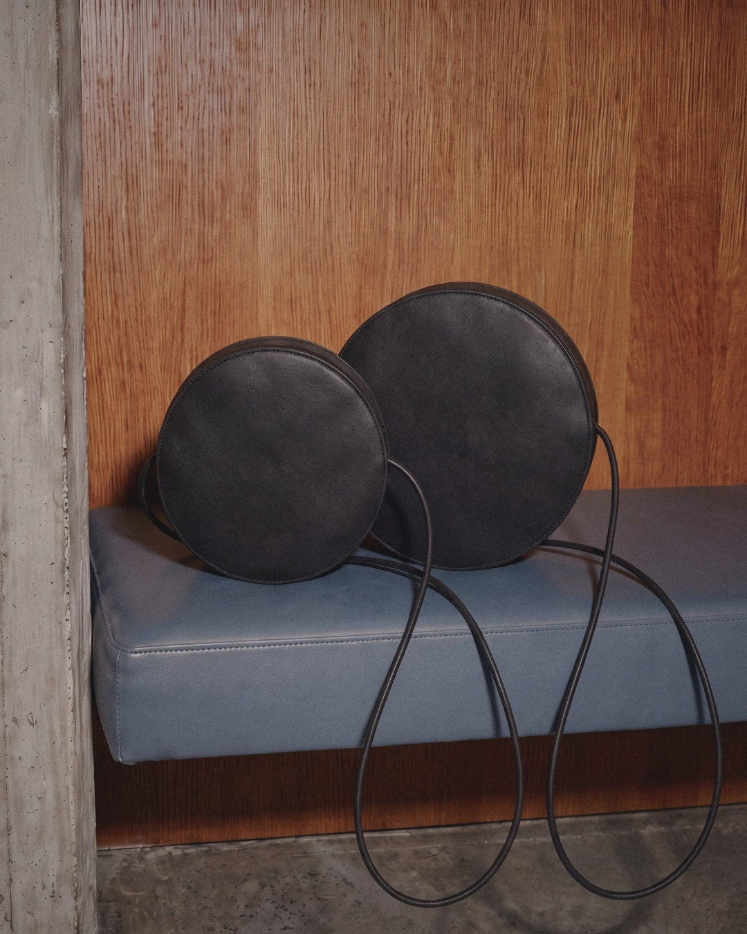 Marcelina in Black leather · LAS SEÑORAS campaign, round bag in vegetable-tanned leather handmade in Málaga · Labienhecha