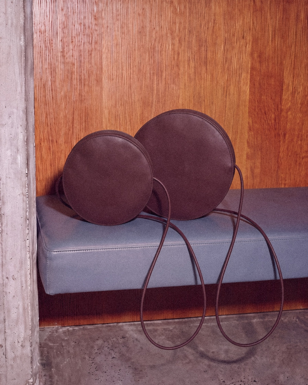 Marcelina in Wine leather · LAS SEÑORAS campaign, round bag in vegetable-tanned leather handmade in Málaga · Labienhecha