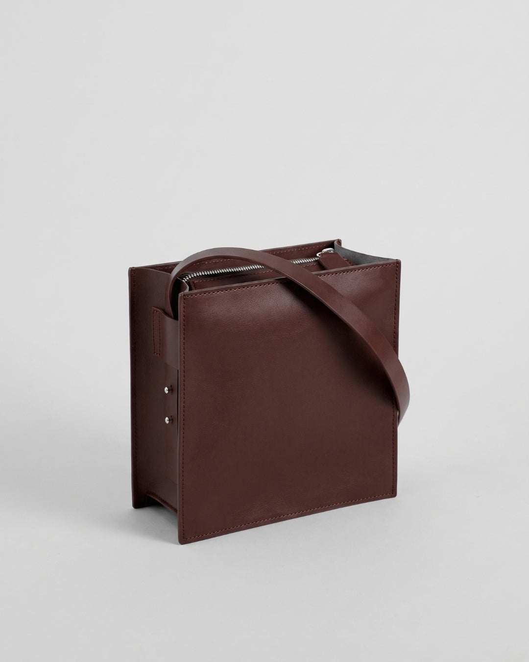 Sofía Hija in Chocolate leather · medium bag in vegetable-tanned leather, handmade in Málaga · Labienhecha