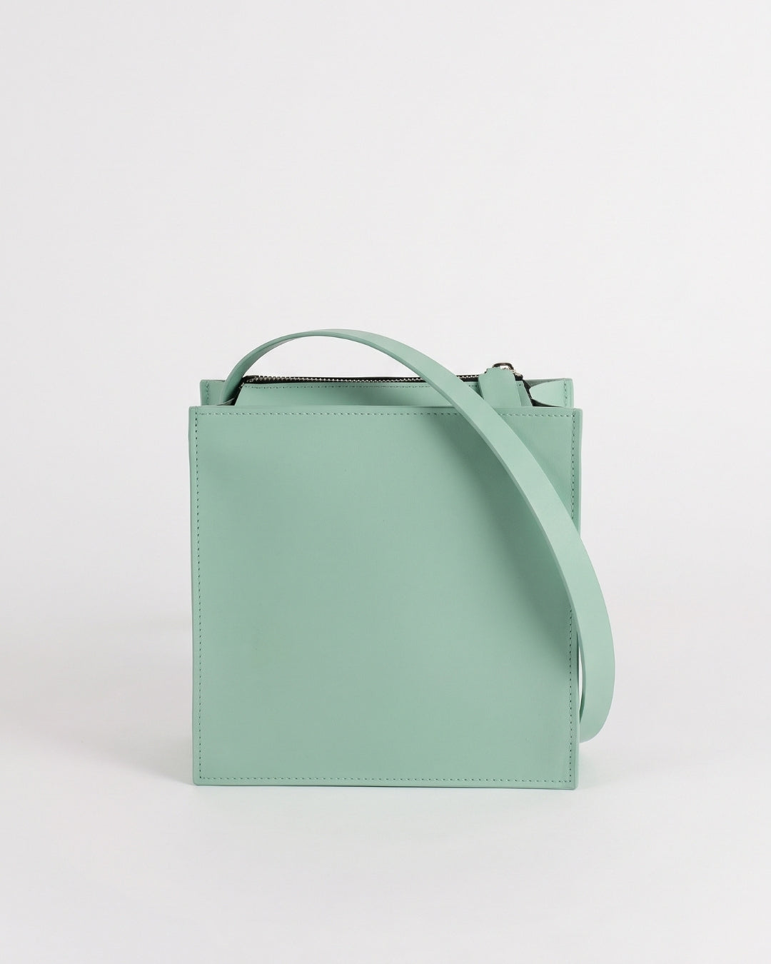 Sofía Hija in Jade leather · medium bag in vegetable-tanned leather, handmade in Málaga · Labienhecha