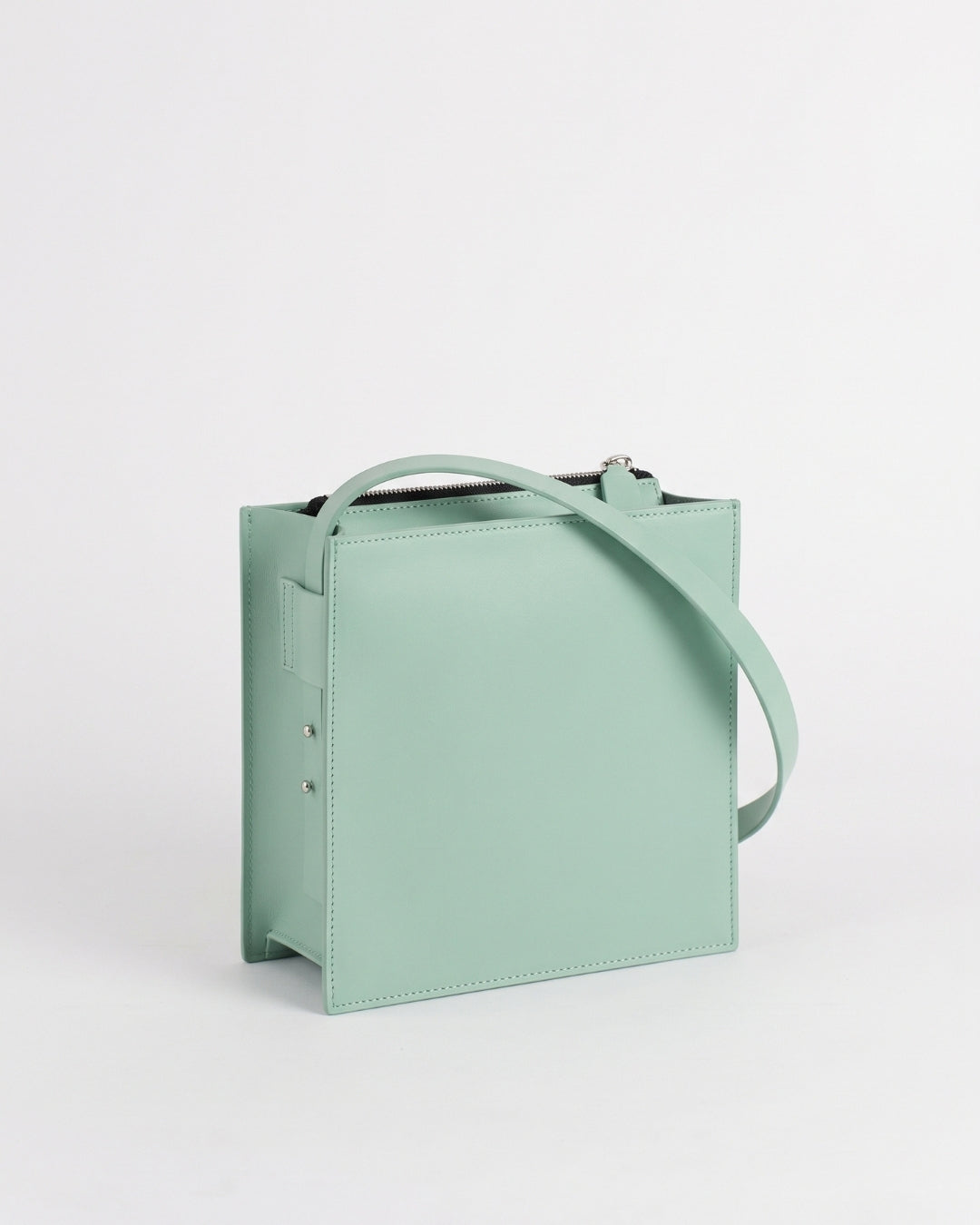 Sofía Hija in Jade leather · medium bag in vegetable-tanned leather, handmade in Málaga · Labienhecha
