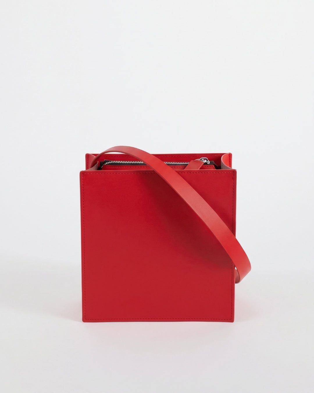 Sofía Hija in Red leather · medium bag in vegetable-tanned leather, handmade in Málaga · Labienhecha