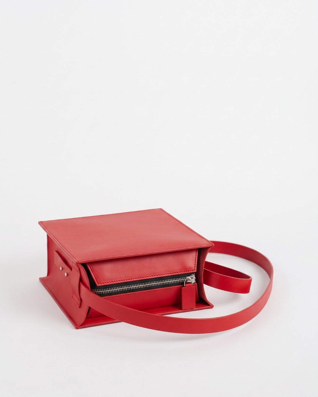 Sofía Hija in Red leather · medium bag in vegetable-tanned leather, handmade in Málaga · Labienhecha