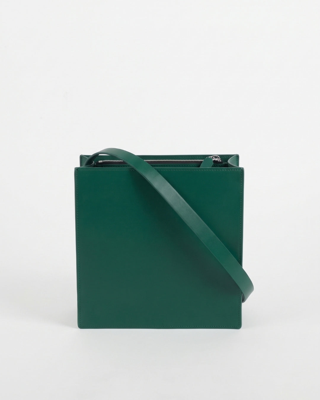 Sofía Hija in Green Hope leather · medium bag in vegetable-tanned leather, handmade in Málaga · Labienhecha