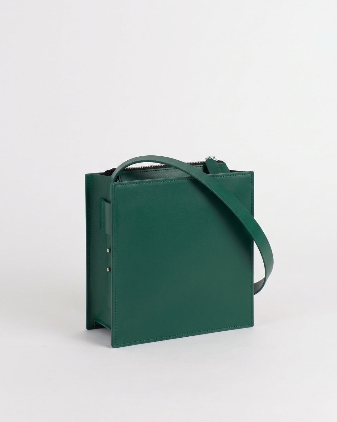 Sofía Hija in Green Hope leather · medium bag in vegetable-tanned leather, handmade in Málaga · Labienhecha
