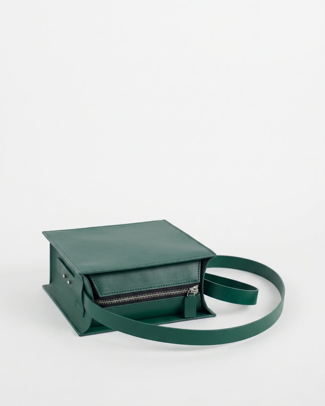 Sofía Hija in Green Hope leather · medium bag in vegetable-tanned leather, handmade in Málaga · Labienhecha