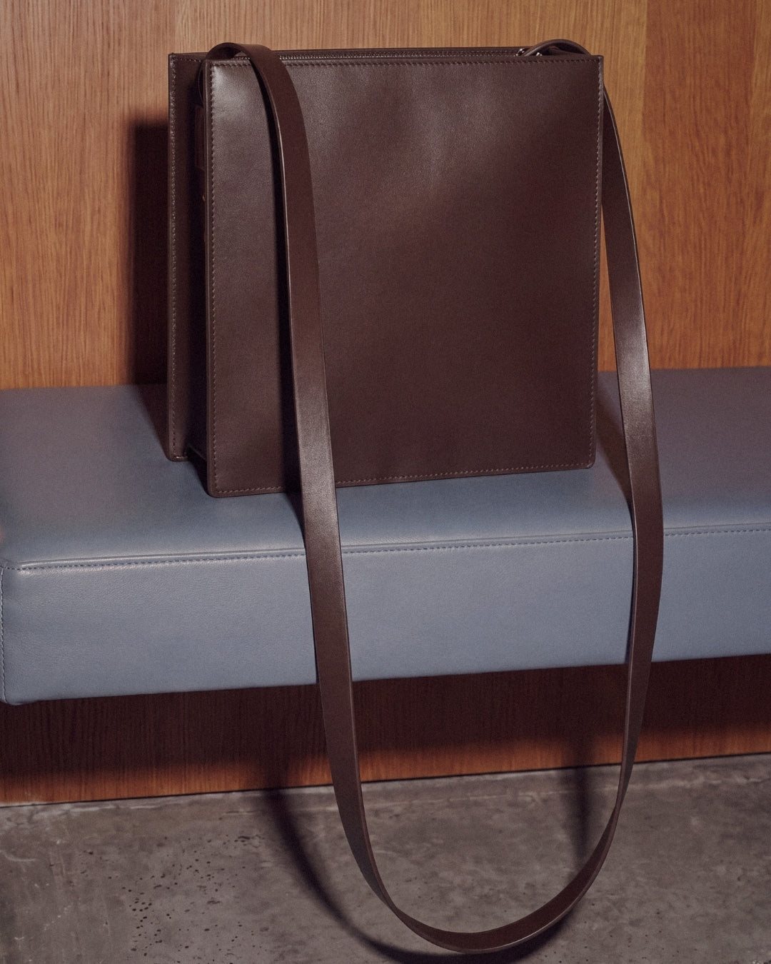 Sofía Madre in Chocolate leather · LAS SEÑORAS campaign, large bag in vegetable-tanned leather handmade in Málaga · Labienhecha