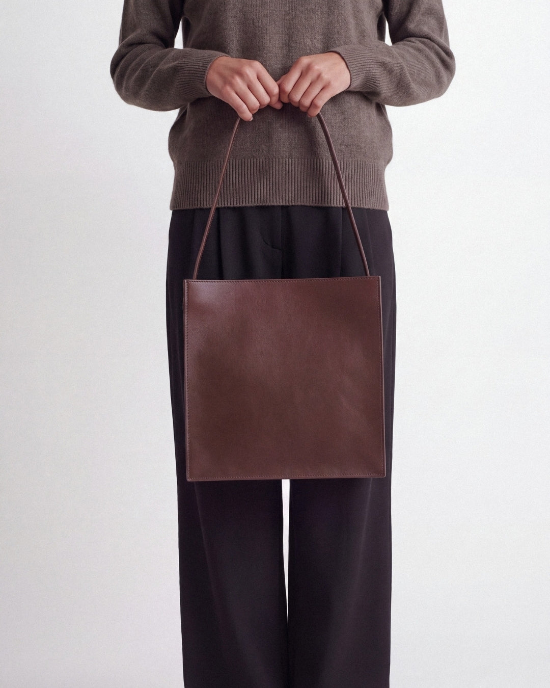 Sofía Madre in Chocolate leather · large bag in vegetable-tanned leather, handmade in Málaga · Labienhecha
