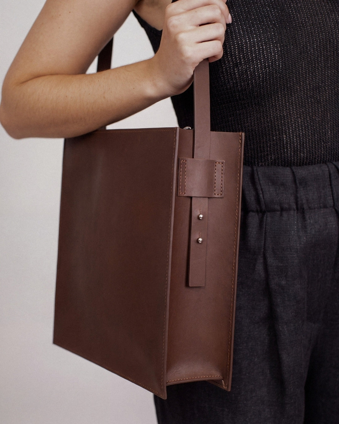 Sofía Madre in Chocolate leather · large bag in vegetable-tanned leather, handmade in Málaga · Labienhecha