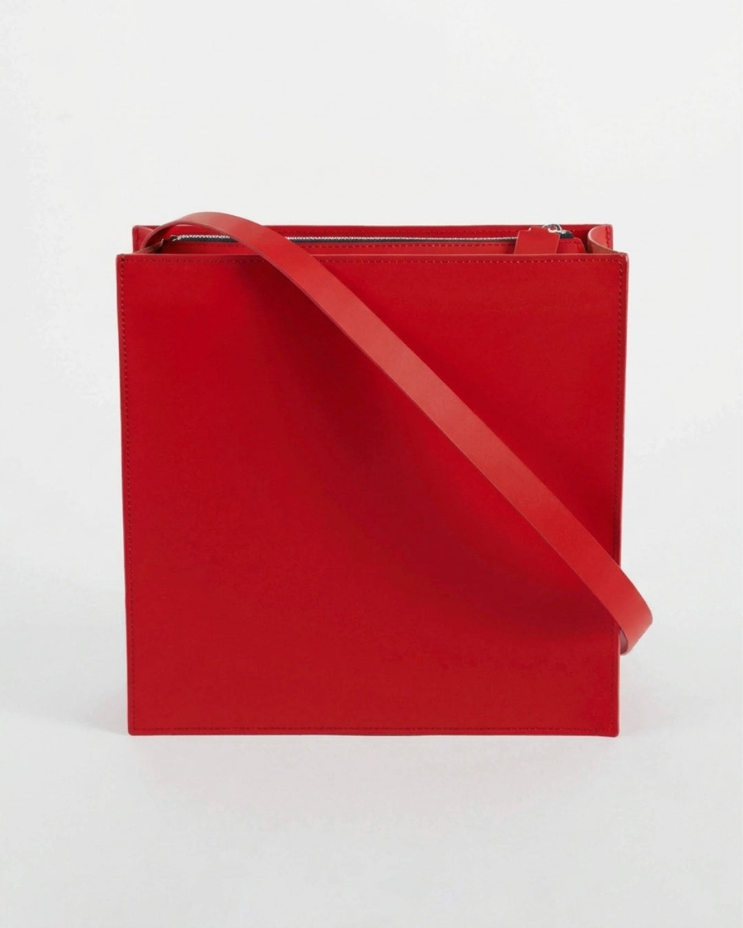 Sofía Madre in Red leather · large bag in vegetable-tanned leather, handmade in Málaga · Labienhecha