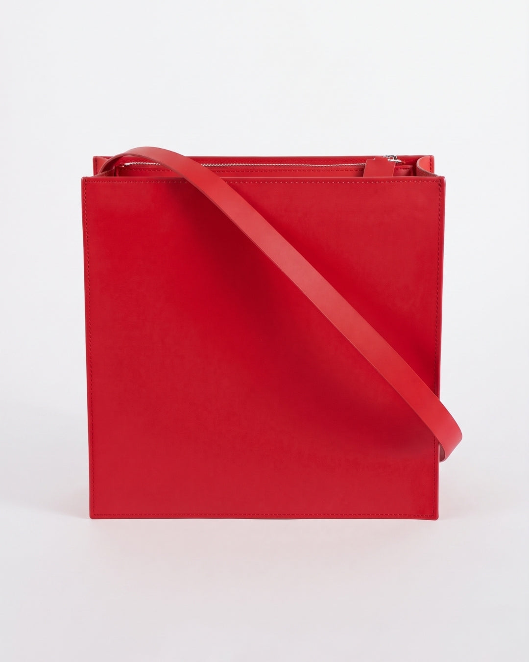 Sofía Madre in Red leather · large bag in vegetable-tanned leather, handmade in Málaga · Labienhecha