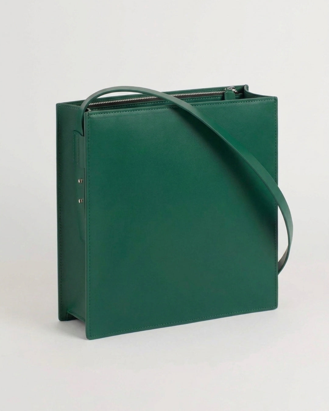 Sofía Madre in Green Hope leather · large bag in vegetable-tanned leather, handmade in Málaga · Labienhecha