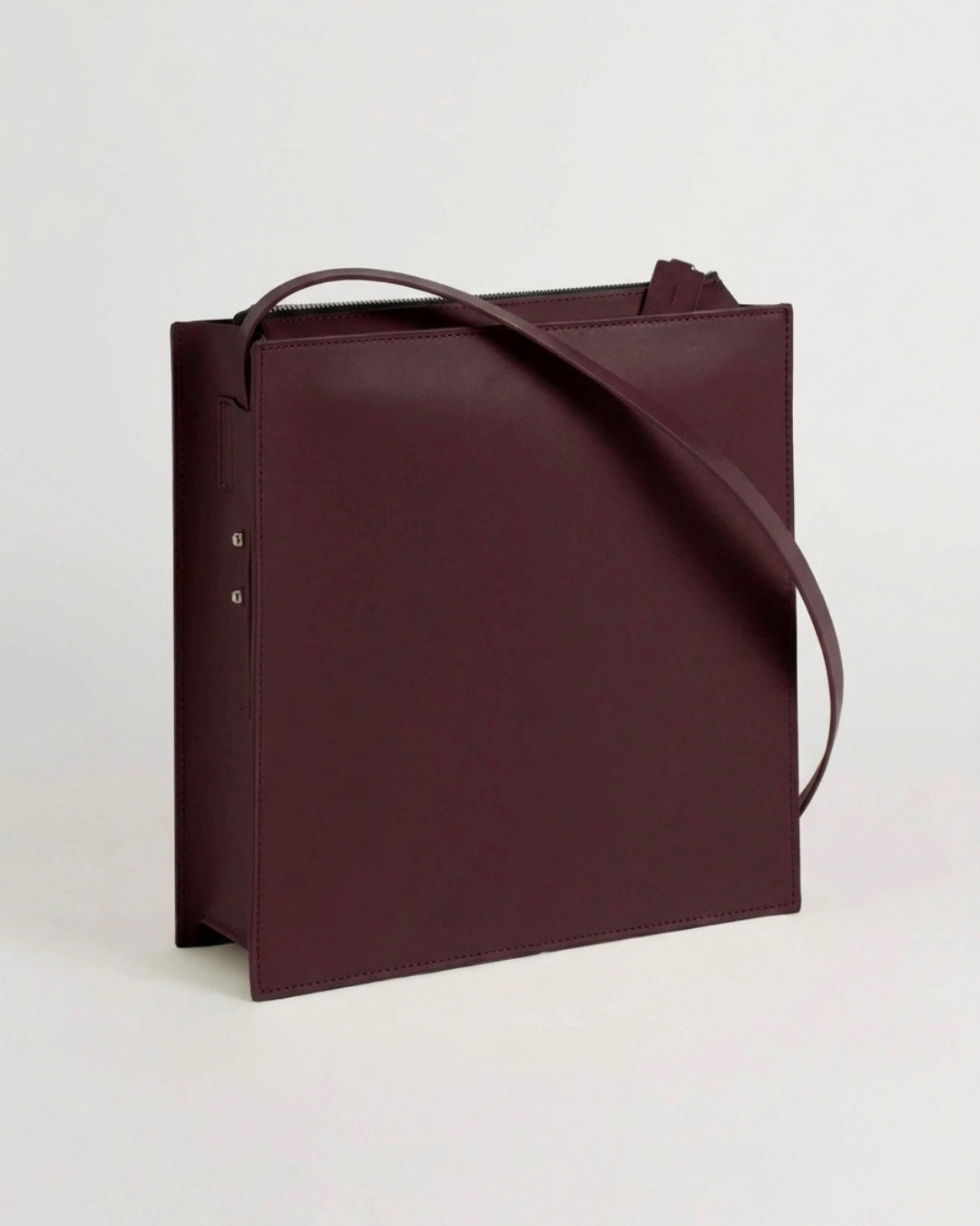Sofía Madre in Wine leather · large bag in vegetable-tanned leather, handmade in Málaga · Labienhecha