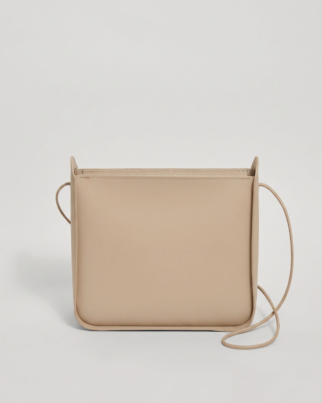 Ximena in Pearl Gray leather · medium bag in vegetable-tanned leather, handmade in Málaga · Labienhecha