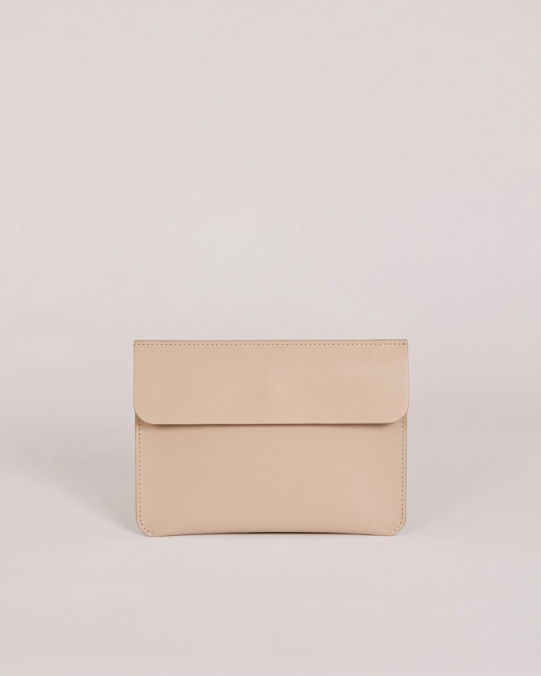 Ximena in Pearl Gray leather · medium bag in vegetable-tanned leather, handmade in Málaga · Labienhecha