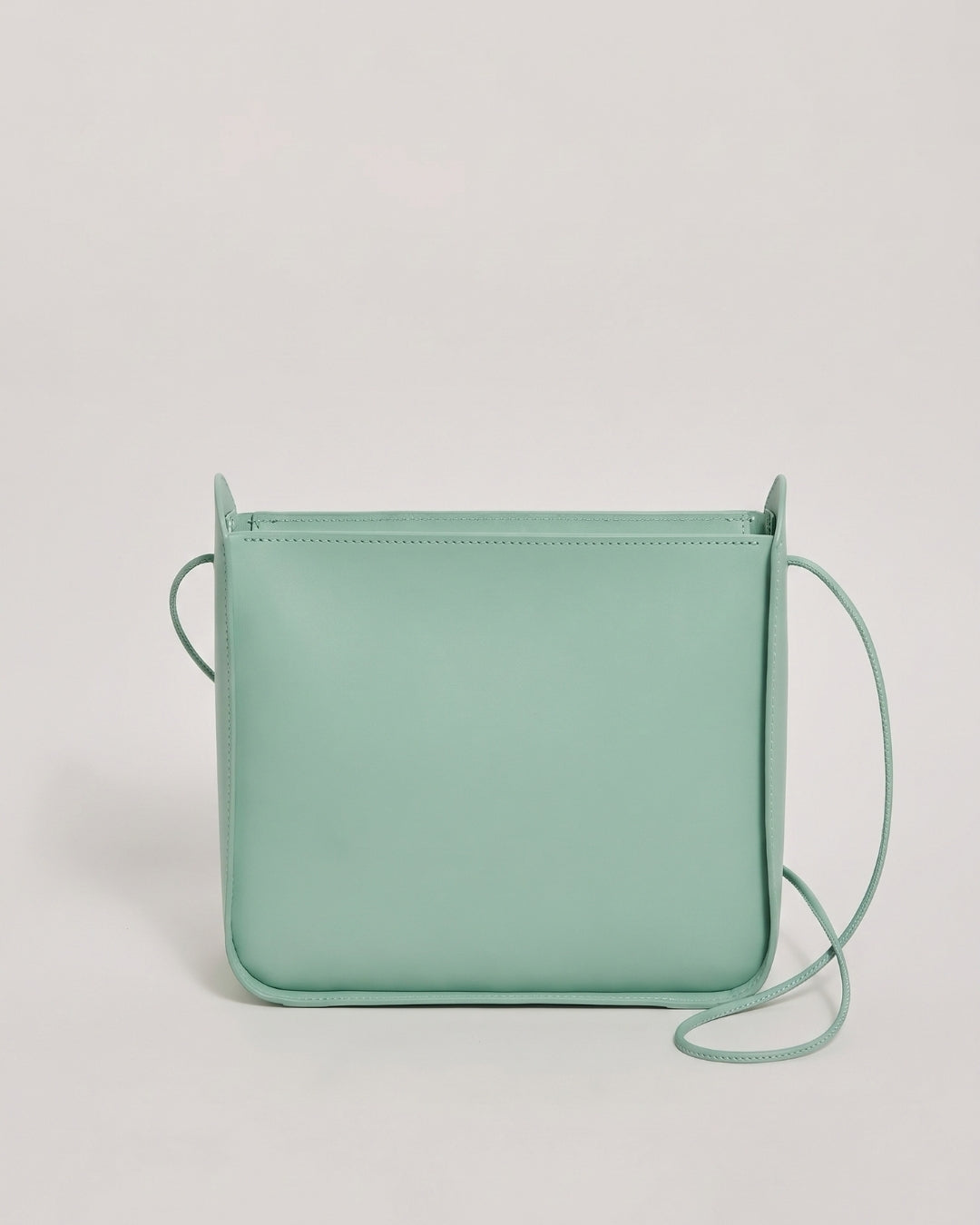 Ximena in Jade leather · medium bag in vegetable-tanned leather, handmade in Málaga · Labienhecha