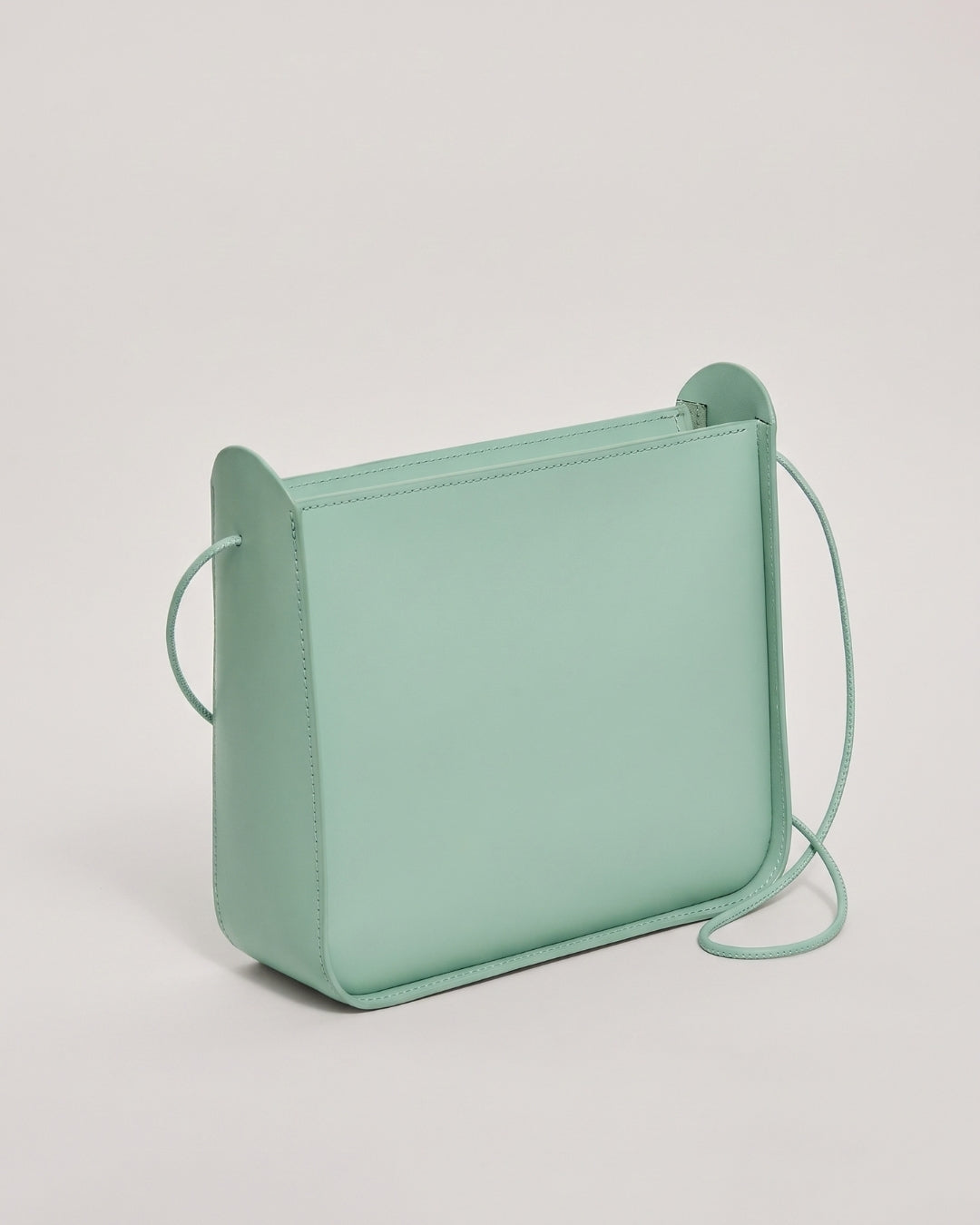 Ximena in Jade leather · medium bag in vegetable-tanned leather, handmade in Málaga · Labienhecha