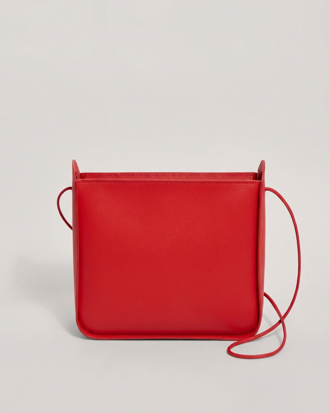 Ximena in Red leather · medium bag in vegetable-tanned leather, handmade in Málaga · Labienhecha