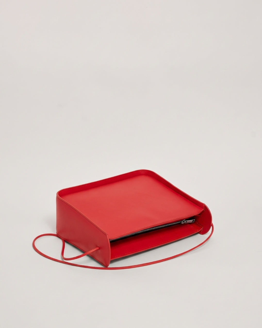 Ximena in Red leather · medium bag in vegetable-tanned leather, handmade in Málaga · Labienhecha