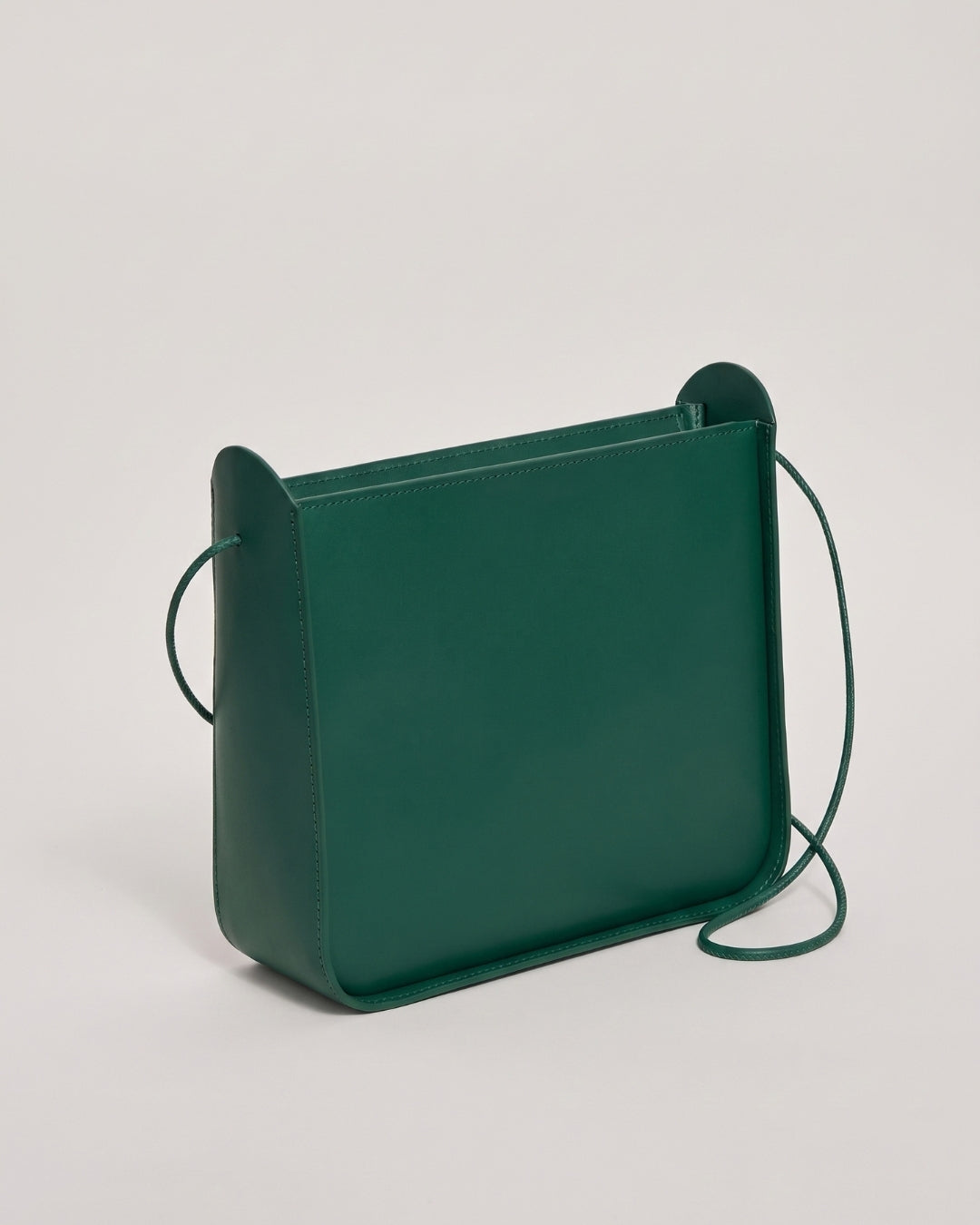 Ximena in Green Hope leather · medium bag in vegetable-tanned leather, handmade in Málaga · Labienhecha
