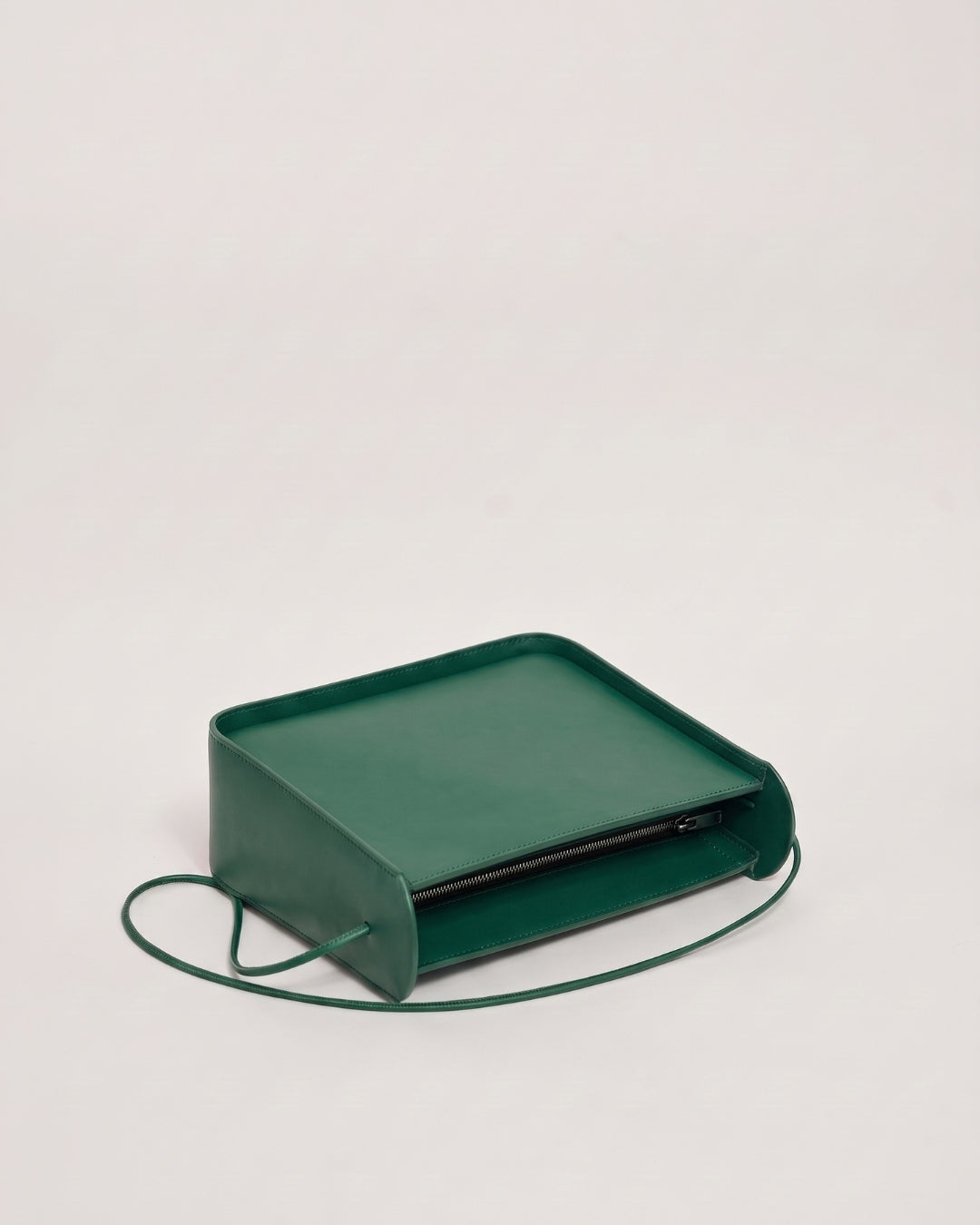 Ximena in Green Hope leather · medium bag in vegetable-tanned leather, handmade in Málaga · Labienhecha