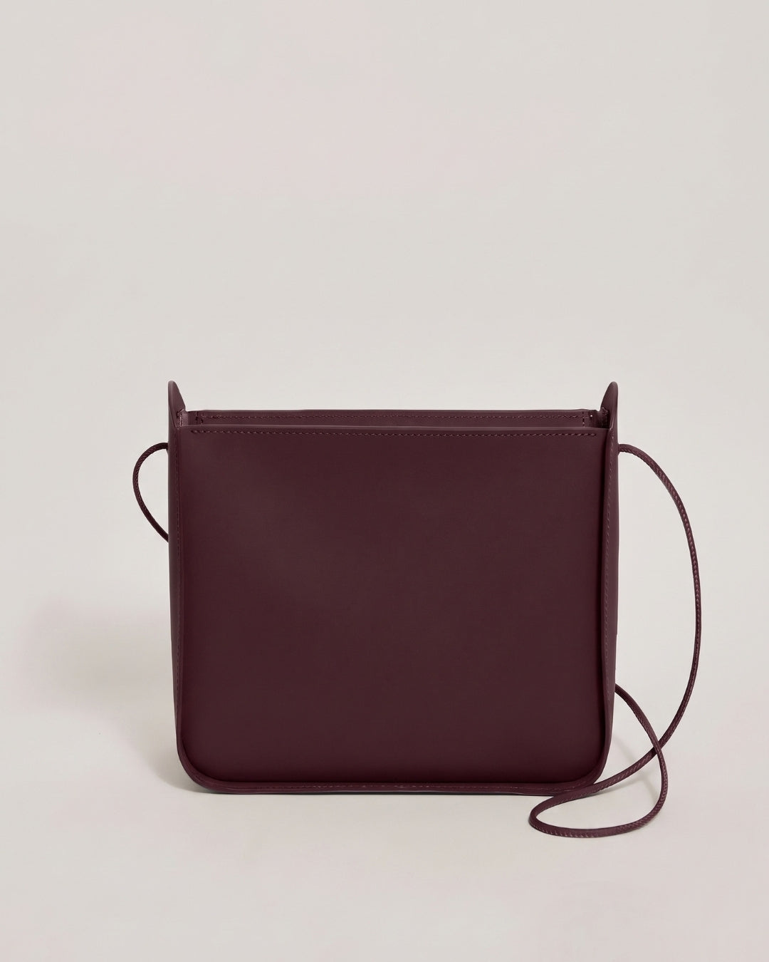 Ximena in Wine leather · medium bag in vegetable-tanned leather, handmade in Málaga · Labienhecha
