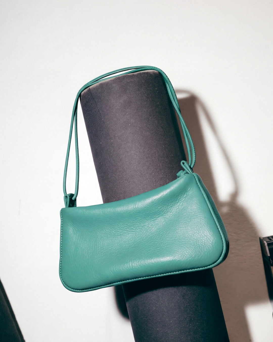 LOLITA · Bolso en piel con cordón Aguamarina Hidro · Labienhecha