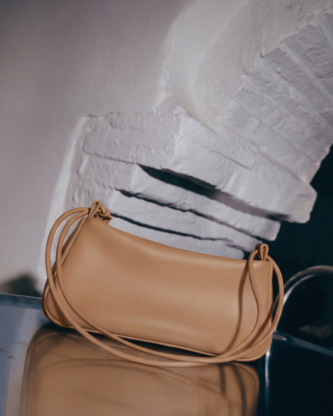 LOLITA · Bolso en piel con cordón Arena Oscuro Hidro · Labienhecha
