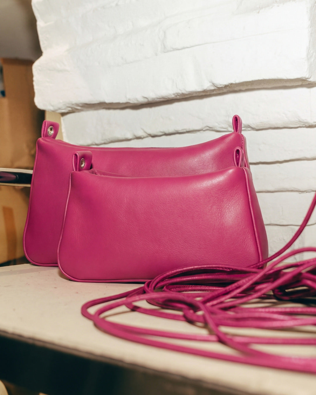 LOLITAS · Bolsos en piel con cordón Fresa Hidro · Labienhecha