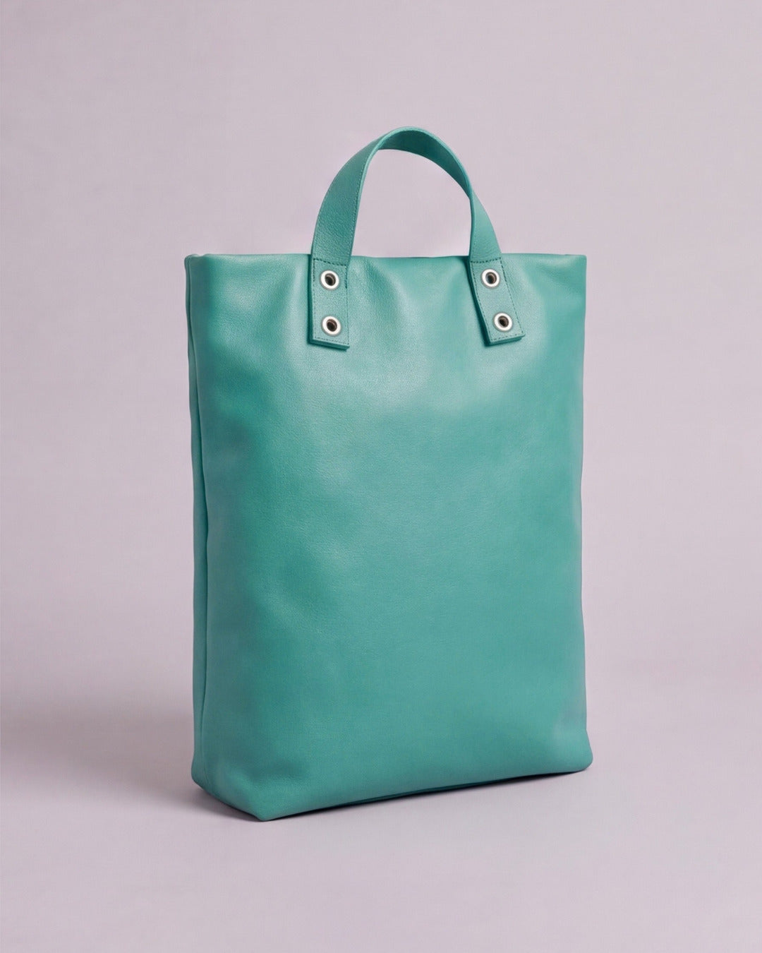 Mª Dolores - Mochila grande en piel aguamarina — Labienhecha