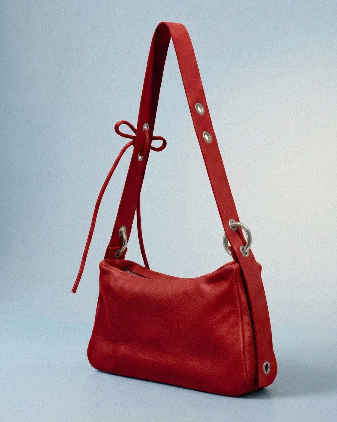 MariLoli - Large leather handbag with strap and multiposition carabiners